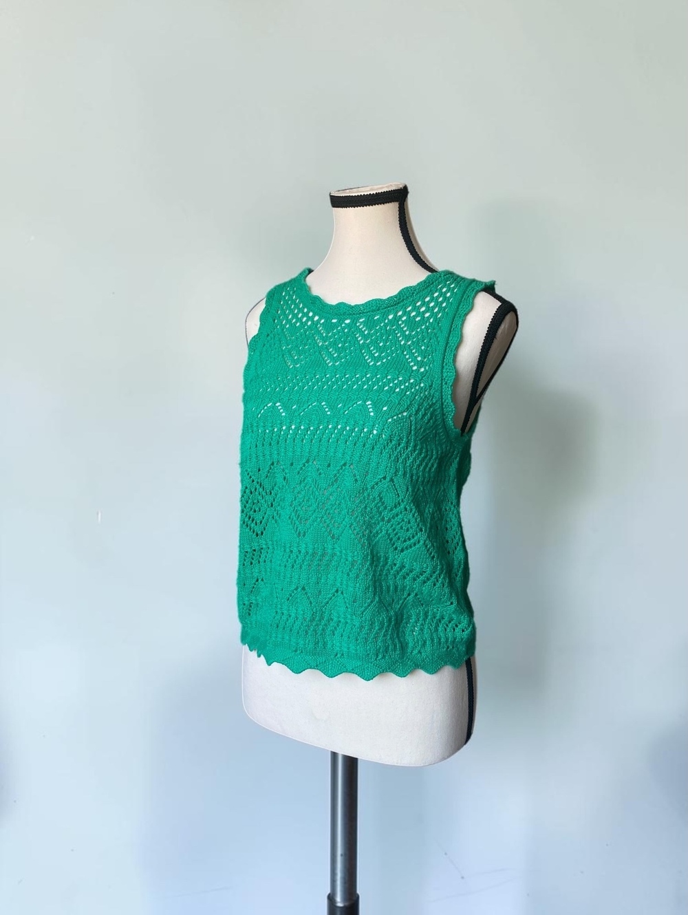 GAP Womens Crochet Sweater Tank M Y2K Boho Open Knit Scalloped Green Top NWT